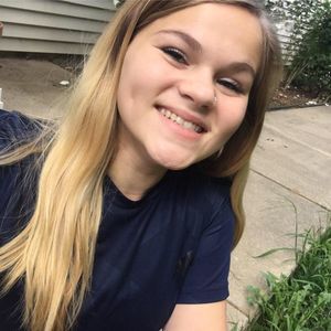 Meet your Posher, Laina